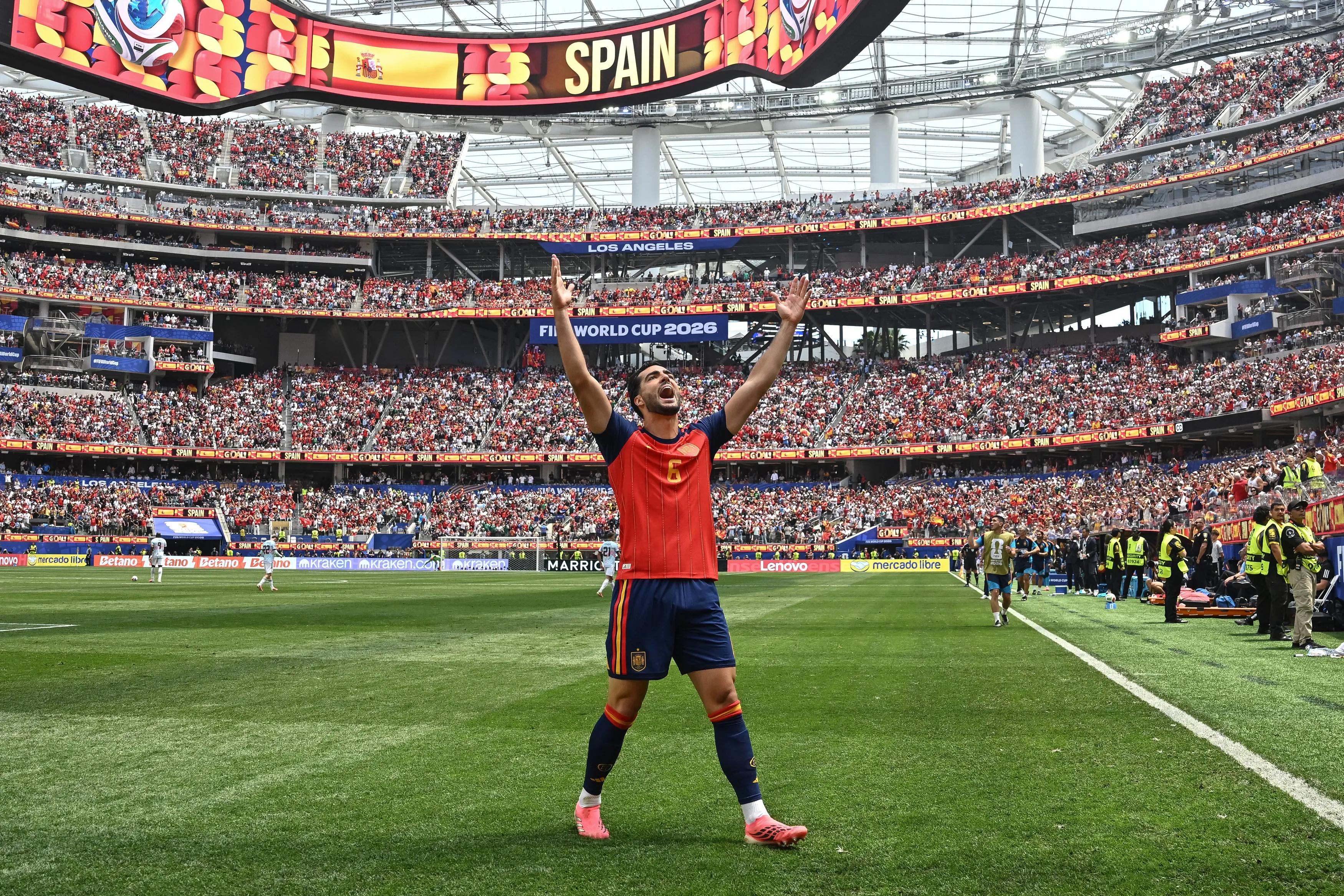 Semi-Final Echo Chamber: Two Matches Where Every Sound Reverberates with History